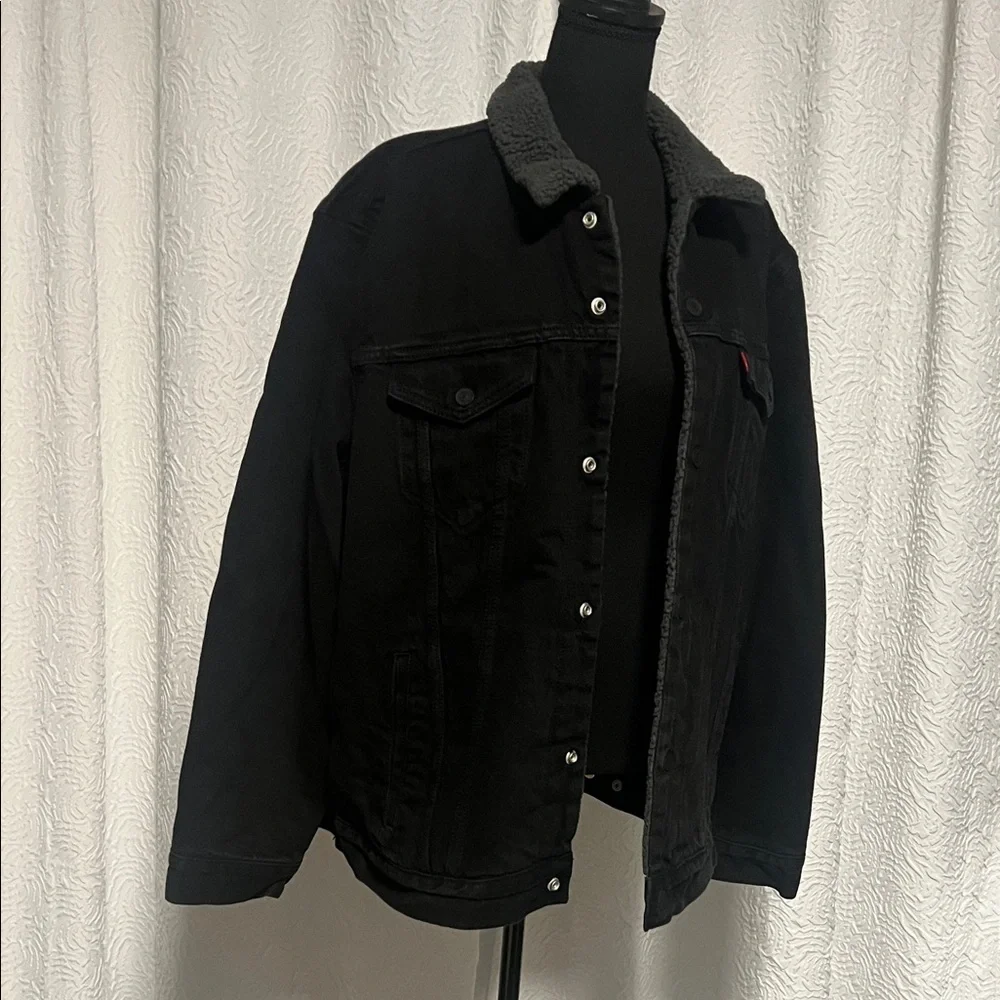 Men's Levi’s Black Denim Jacket - Picture 7 of 9